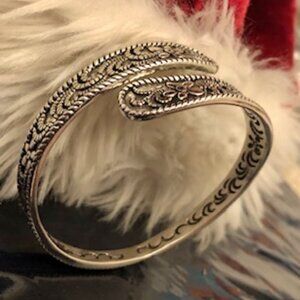 Vintage Gold Floral Cuff Bracelet - Engraved Retro Copper Bangle - Unisex